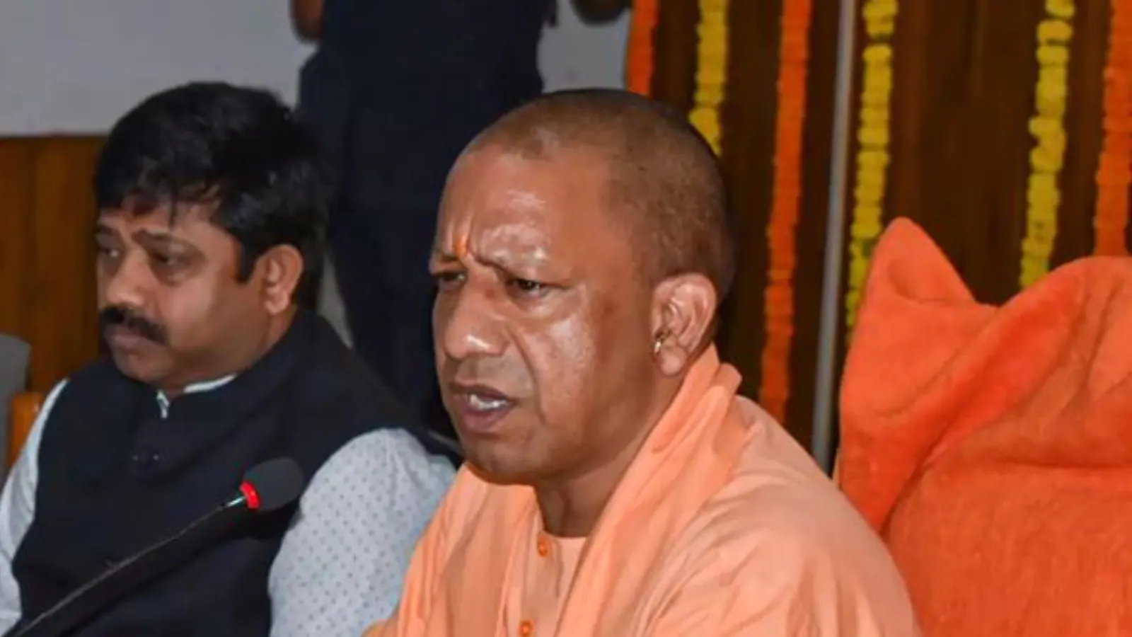 अपराधियों में दहशत फैलाए पुलिस का हूटर, योगी ने यूपी में अपराध के खिलाफ ‘जीरो टॉलरेंस पॉलिसी’ पर जोर दिया